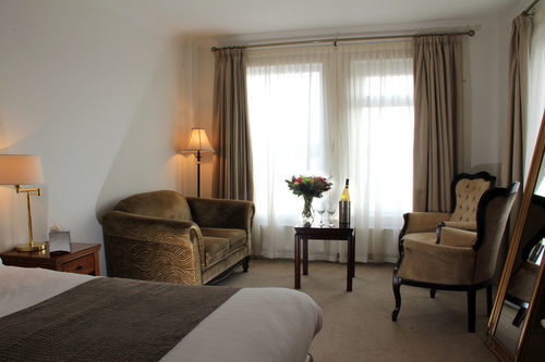 Bay View Hotel 3*