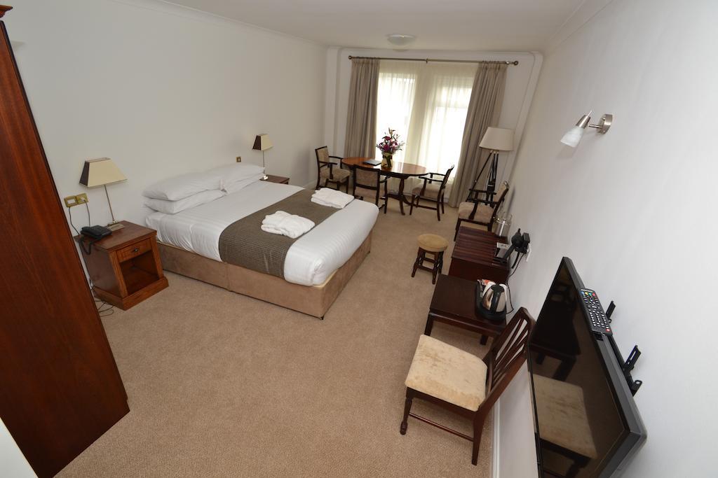 Bay View Hotel 3*